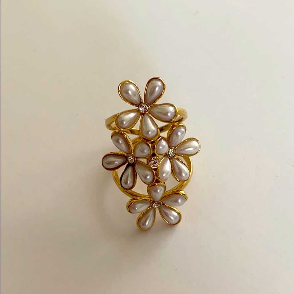 Henri Bendel Pearl/Rhinestone Flower Ring